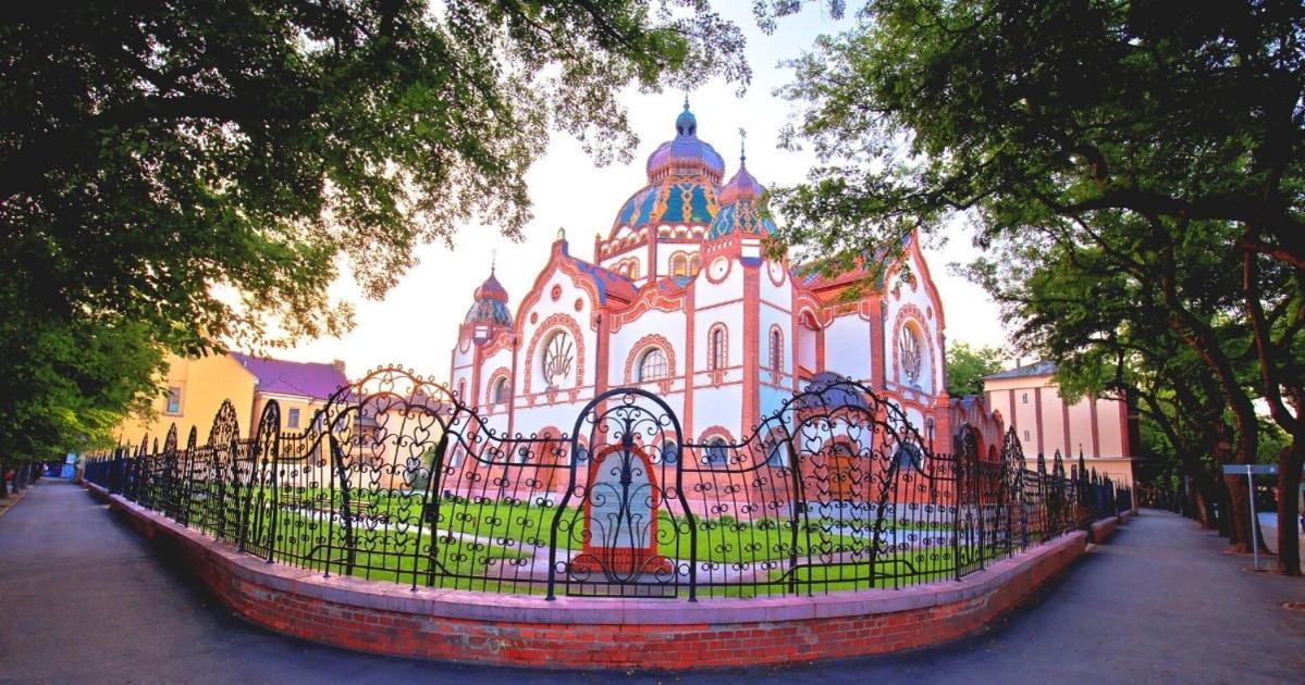 City Sunset Studio Суботица Экстерьер фото